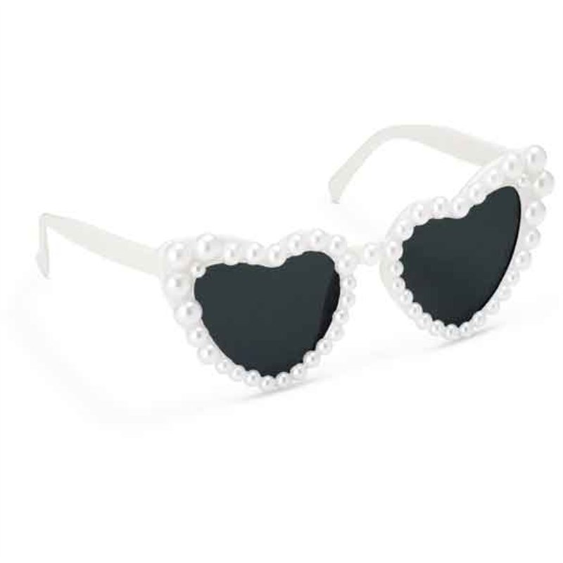 WHITE HEART SHAPED GLASSES WITH PEARLS