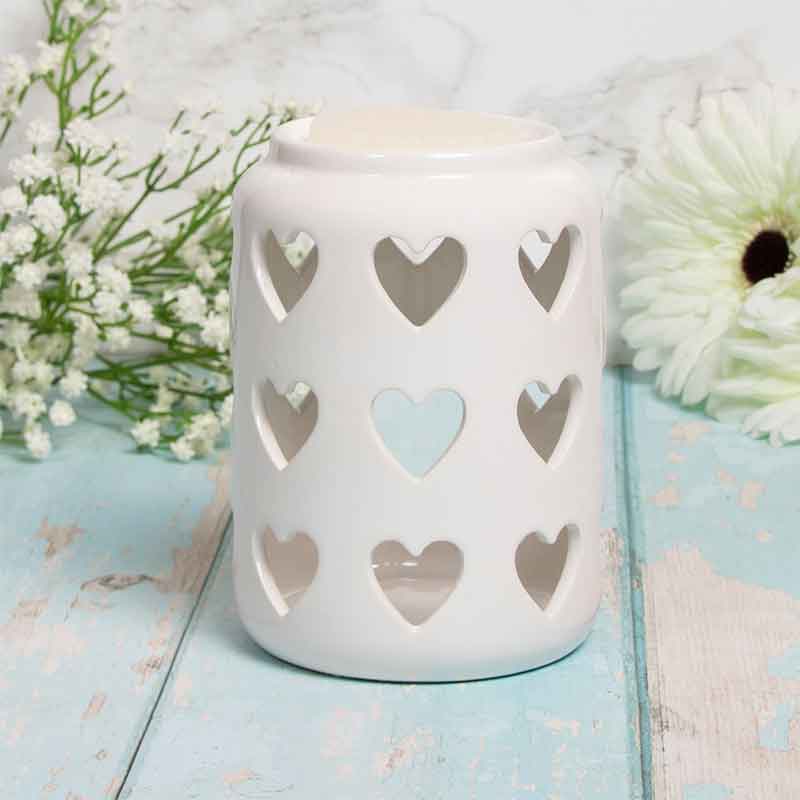 WHITE WAX/OIL WARMER WITH HEARTS